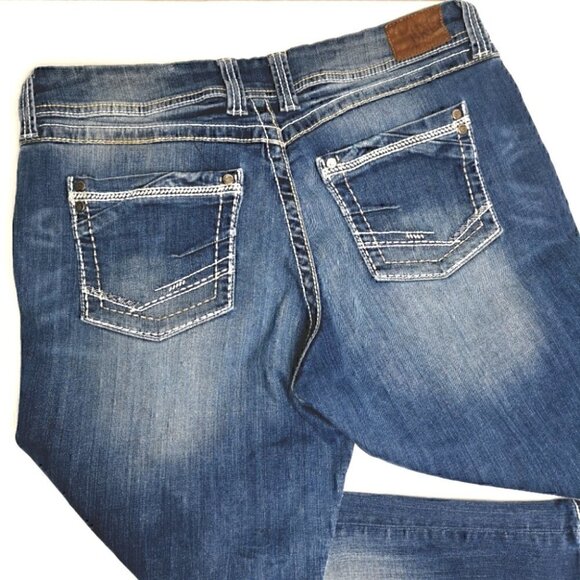 BKE Harper EUC Women's 6 Curvy Embroidered Hand Sanded and  BPL1107 Crop Jeans - Picture 11 of 15